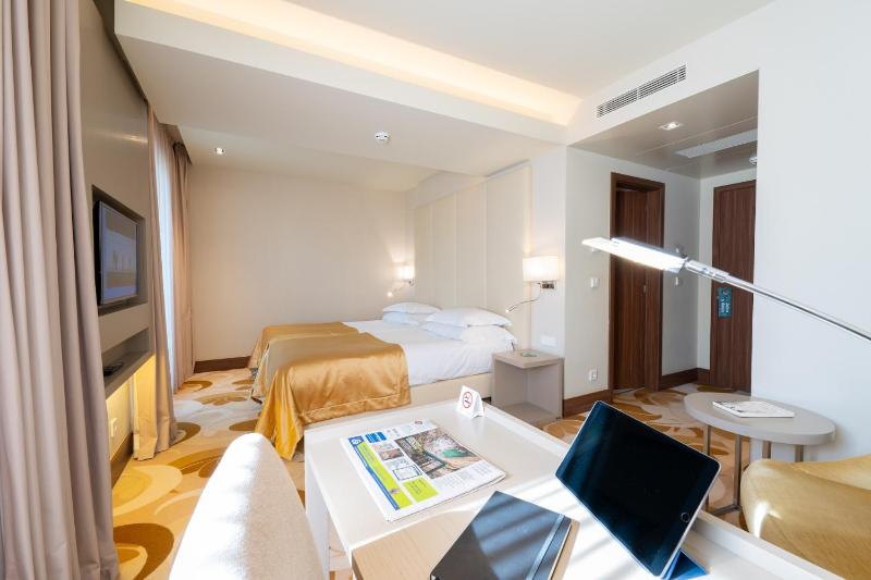 Superior Room image 3
