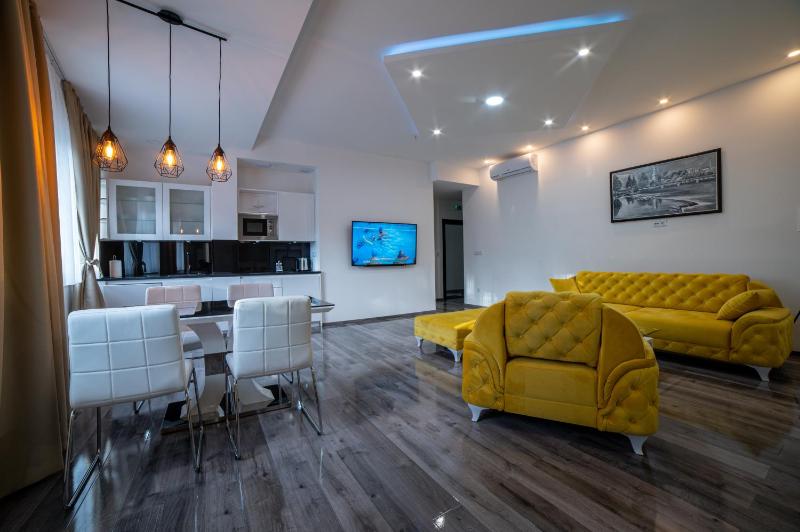 Royal Residence Deluxe Apartments - image 6