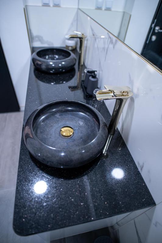 Royal Residence Deluxe Apartments - image 13