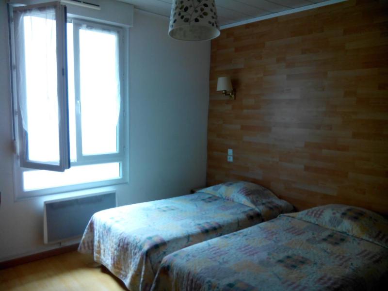 Double or Twin Room image 4