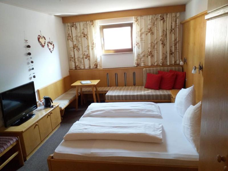 Double or Twin Room - Attic image 1