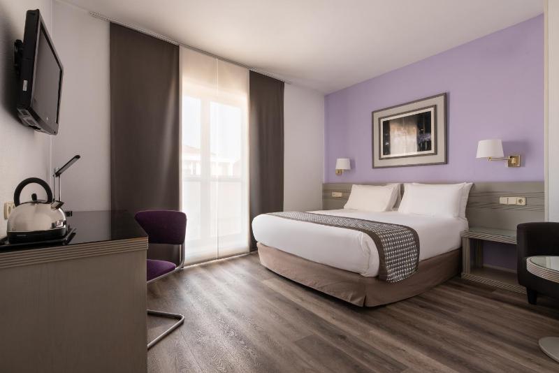 Superior Double Room image 3