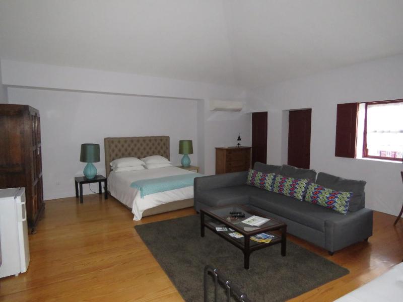 Family Room image 4