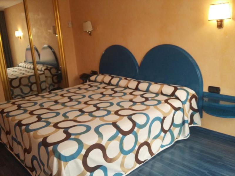 Superior Double Room image 3