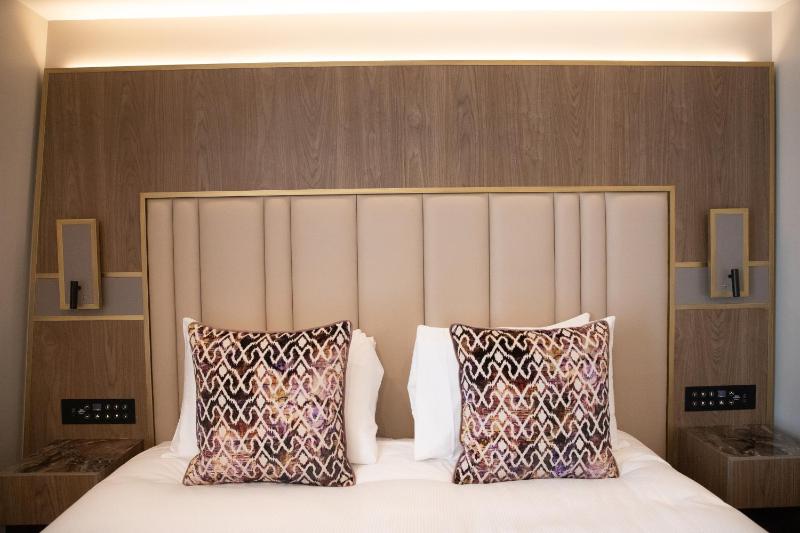 Deluxe Double Room image 4