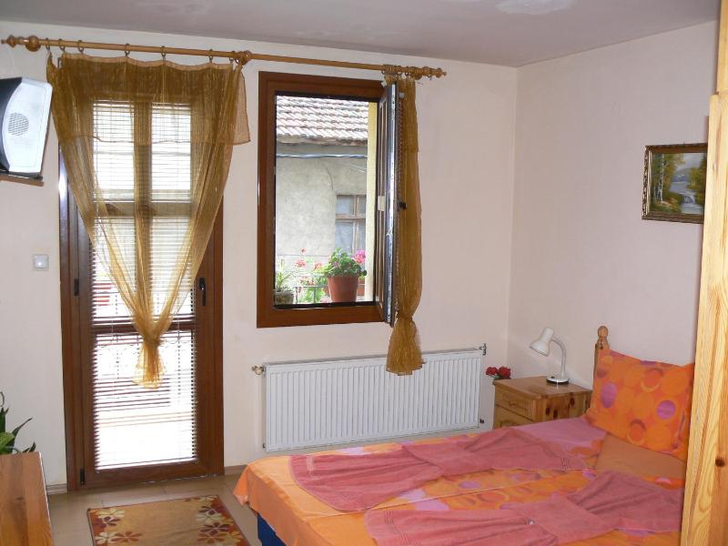 Deluxe Double or Twin Room image 3