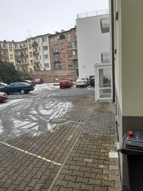 One-Bedroom Apartment image 2