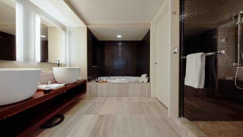 Sake Suite - Caesars Suites image 4