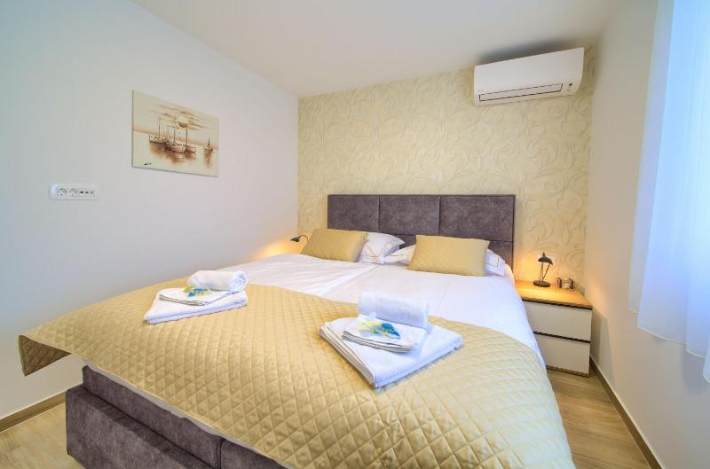 Apartment Crystal Aura 2 - image 8