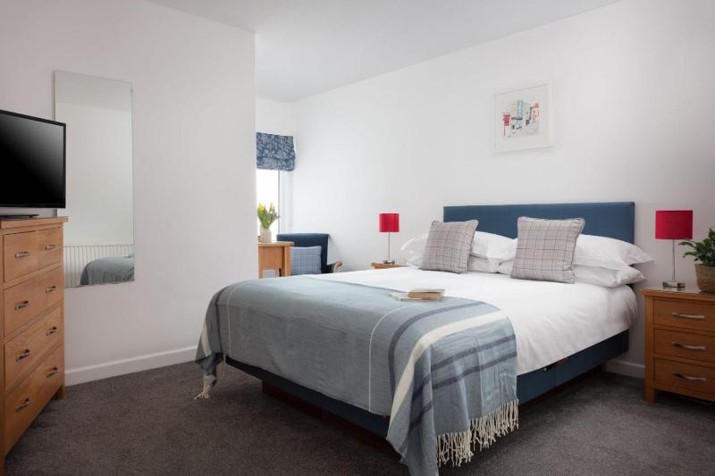 Double Room with Garden View image 4