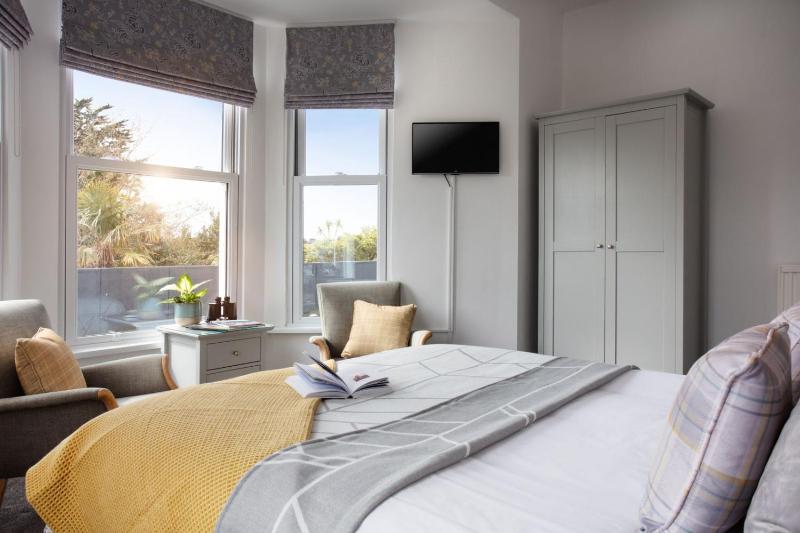 Premium Double Room with Sea View image 3