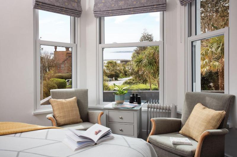 Premium Double Room with Sea View image 4