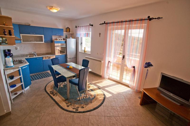 Two-Bedroom Apartment with Balcony and Sea View image 1