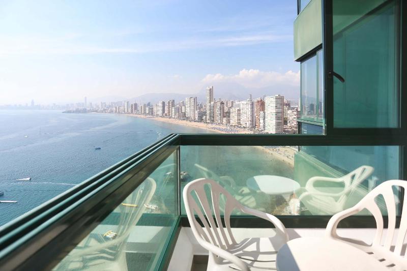Triple Room with Sea View image 4