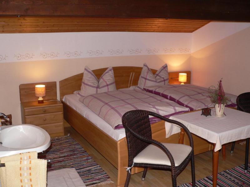 One-Bedroom Apartment image 3