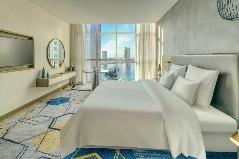 Executive King Suite with City View image 3