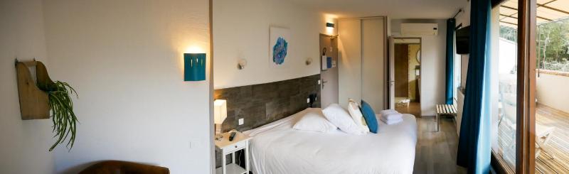 Deluxe Double Room with Terrace and Private Hot Tub with view Gorge de l'Ardeche image 3