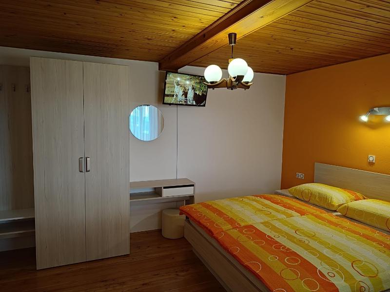 Deluxe Double or Twin Room image 3