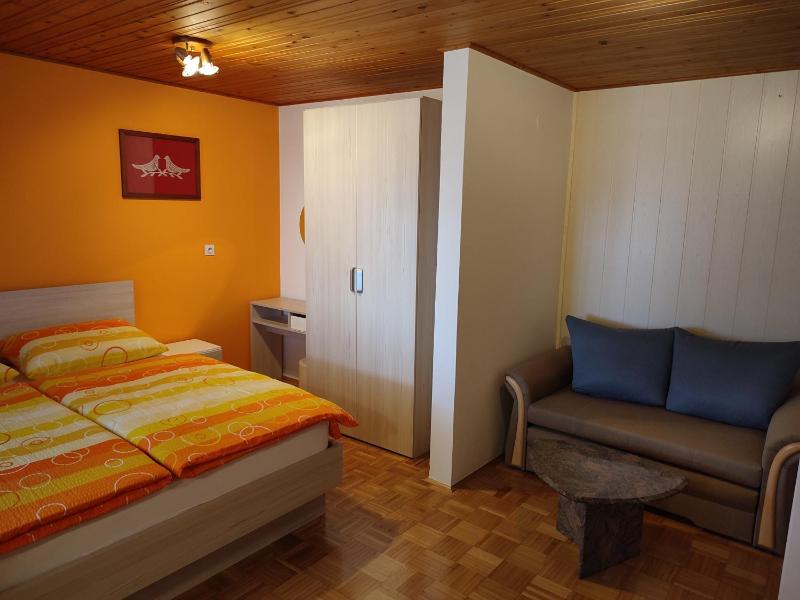 Deluxe Double Room with Extra Bed image 2