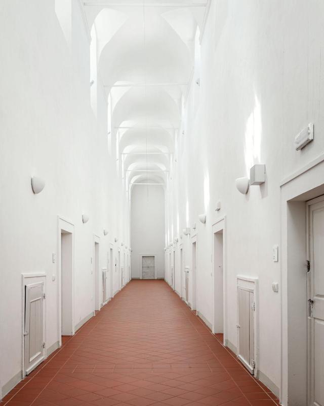 8-Bed Room with Shared Bathroom image 4