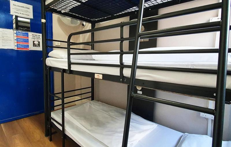 Triple Room with Shared Bathroom image 4