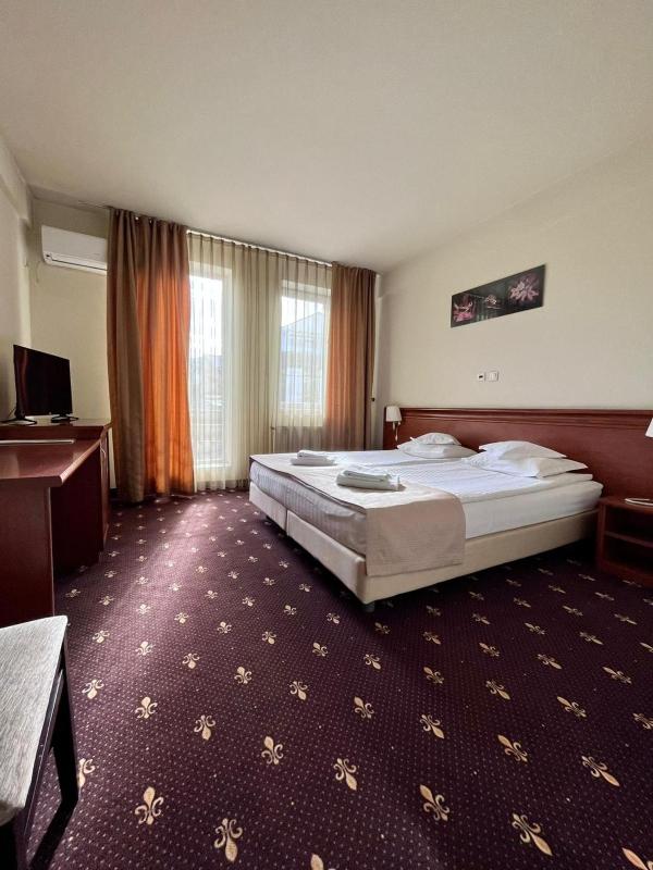 Double or Twin Room image 1