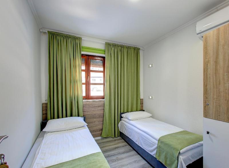 Apartment image 3
