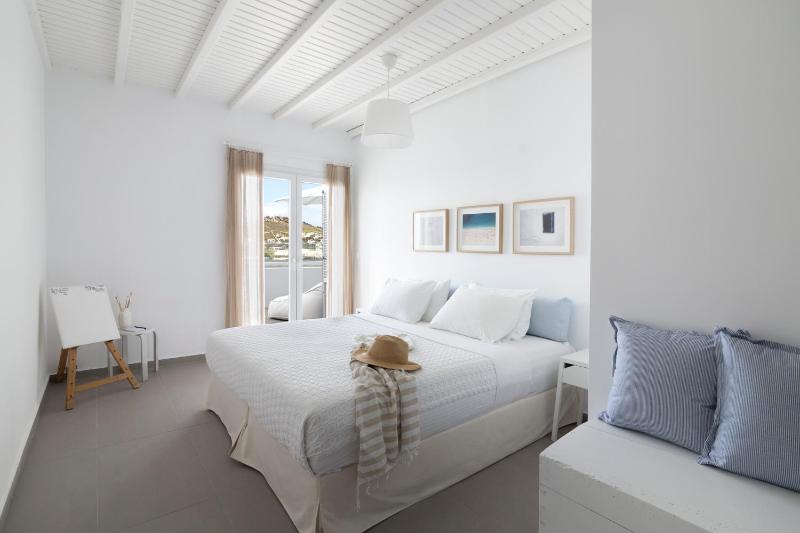 Amperian Mykonos Suites & Villas - image 16