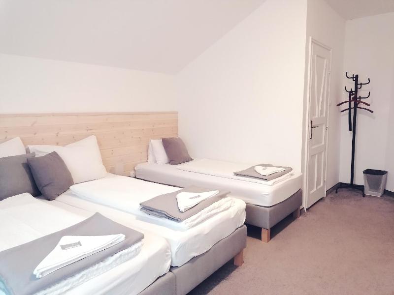 Triple Room image 4