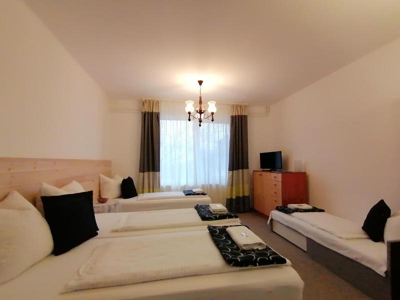 Quadruple Room image 1