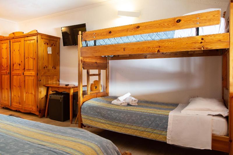 Economy Double Room image 4