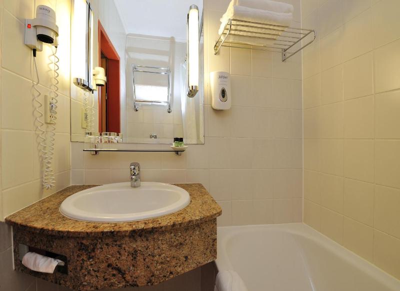 Superior Double Room with Danube View (pet-friendly) image 2