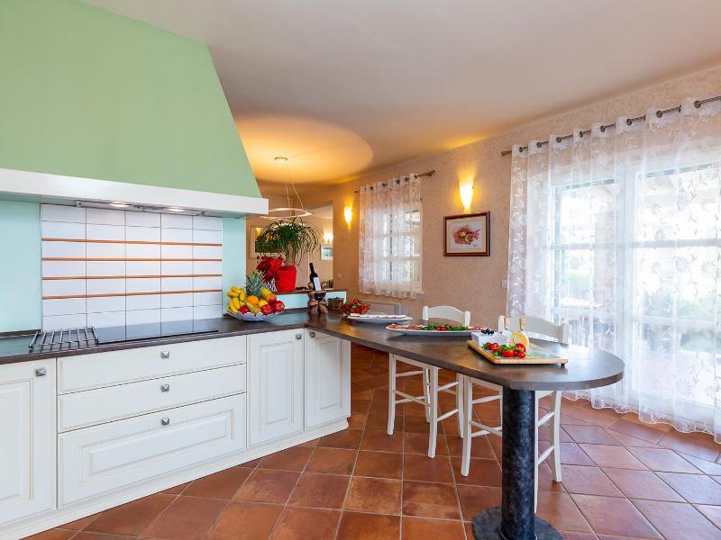 Villa Salvea with heated pool - image 35