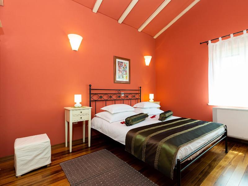 Villa Salvea with heated pool - image 39