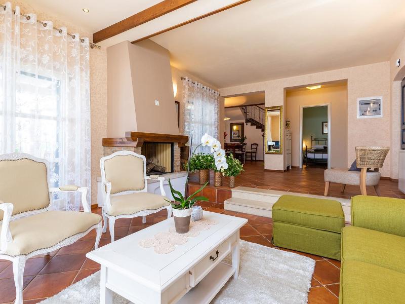 Villa Salvea with heated pool - image 36