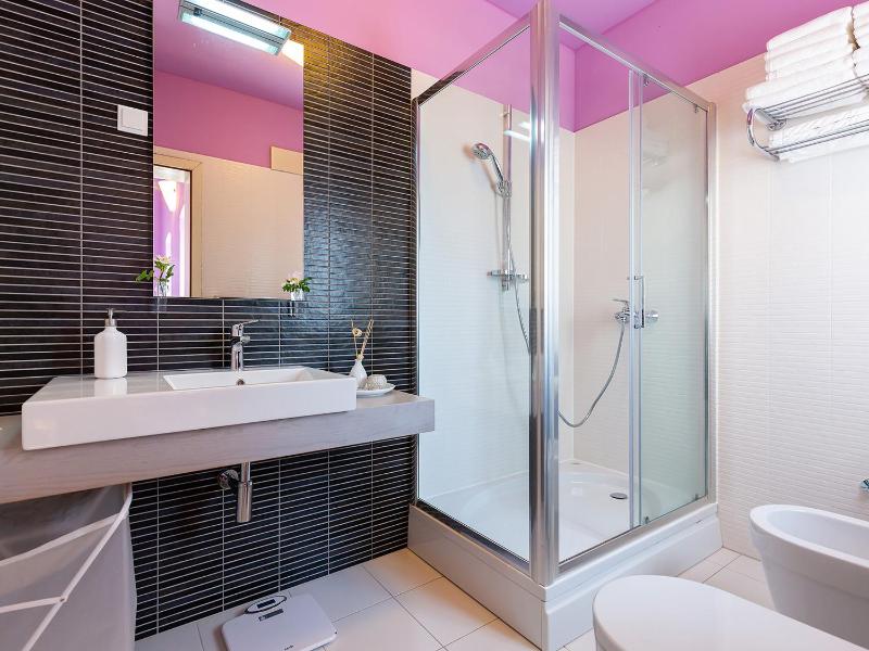 Villa Salvea with heated pool - image 12