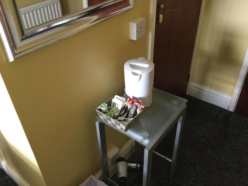 Standard Double Room image 3