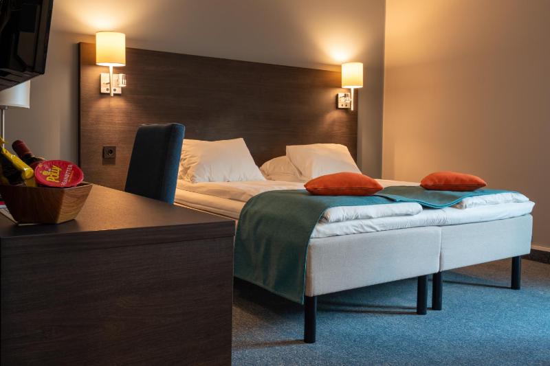 Double Room image 2
