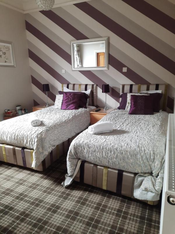Standard Twin Room with Garden View image 1