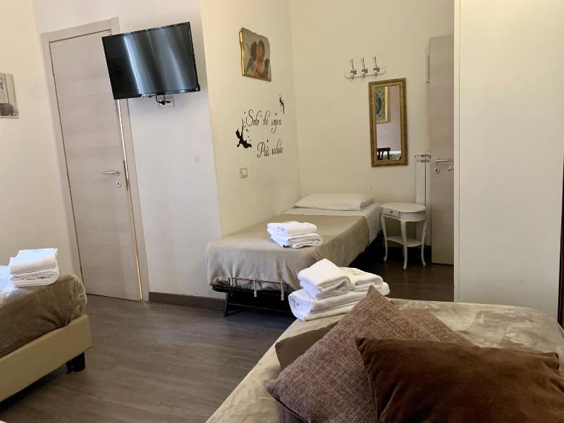 Triple Room image 3