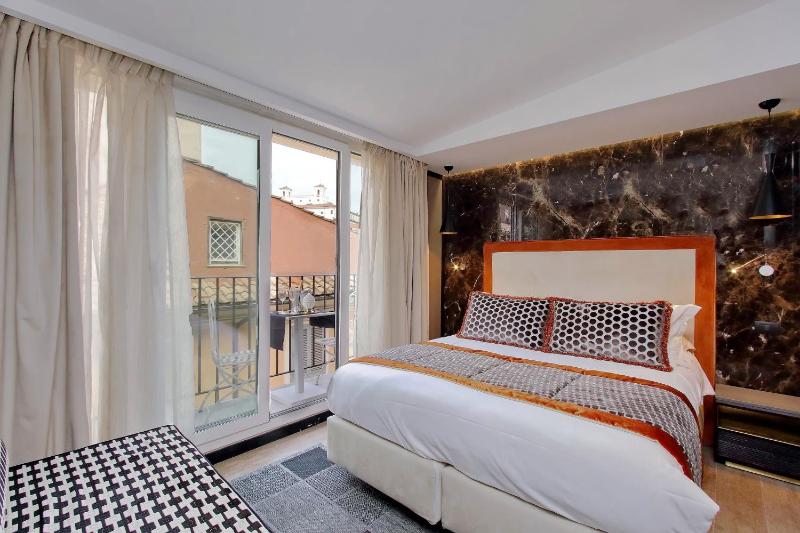 HELMIRAGE Piazza di Spagna Suite - image 1