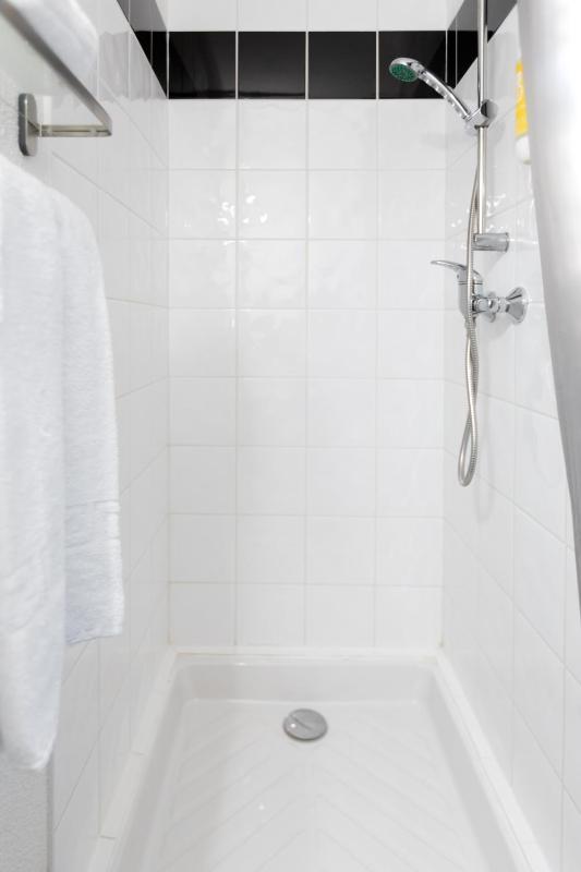 Triple Room without Air Conditioning image 1