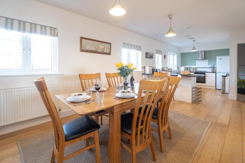 Gun Lodge - Aldeburgh Coastal Cottages - image 9