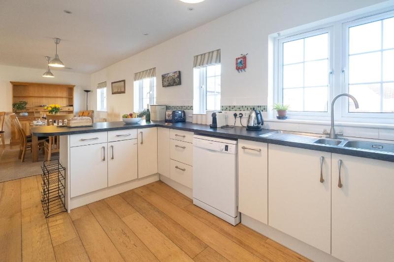 Gun Lodge - Aldeburgh Coastal Cottages - image 25