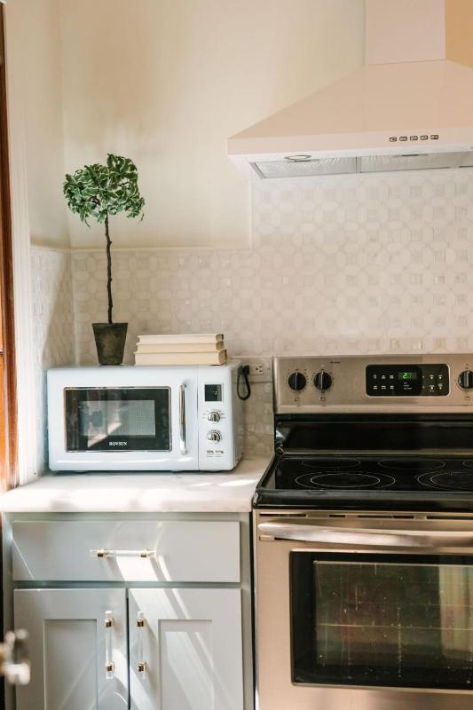 Guesthouse Charleston EAST 42 A & B - image 20