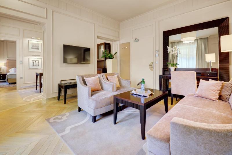 Suite with Park View image 3