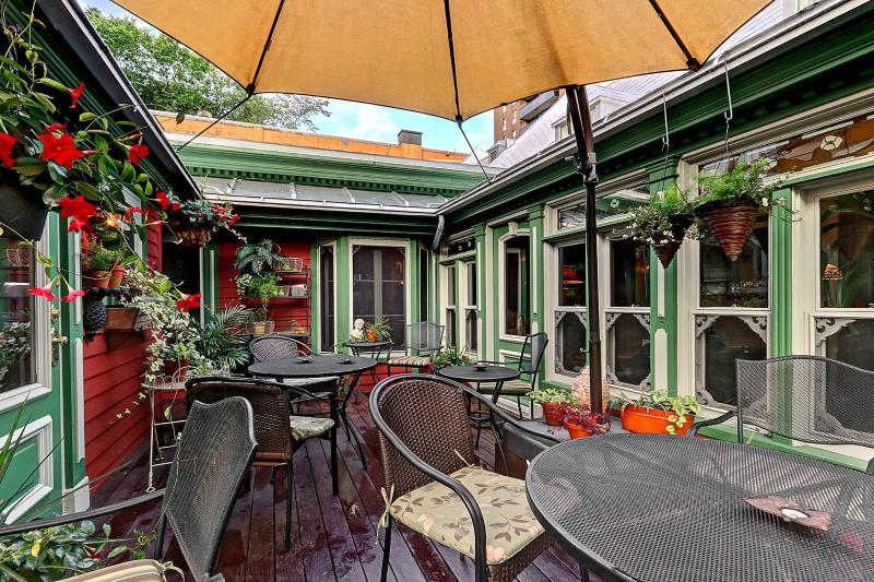 Auberge J.A Moisan - image 6