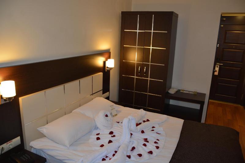 Standard Single Room image 4