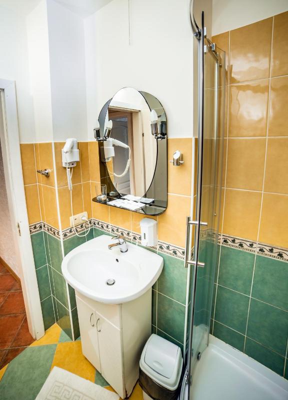 Two-Bedroom Suite image 4