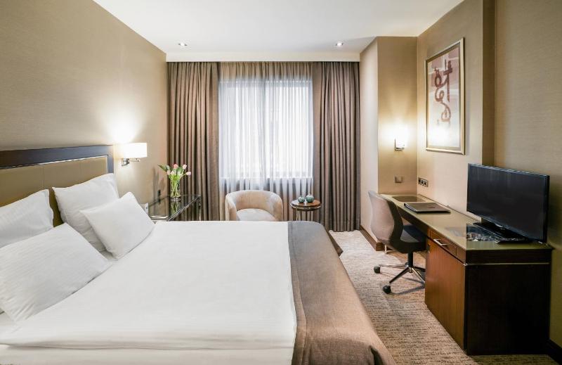 Executive Suite image 1